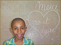 Donación para pizarras en escuelas de Haití y Familia sin Fronteras por la Infancia